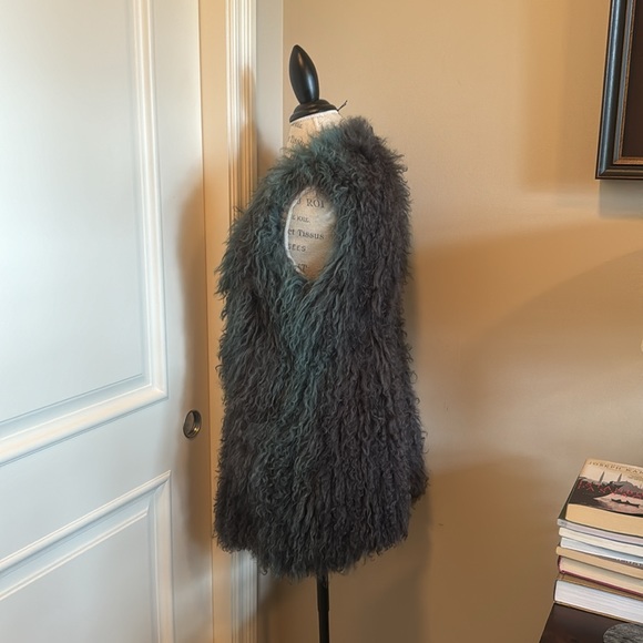 Lamb Fur Knitted Vest - Size Small/Medium - Picture 2 of 7